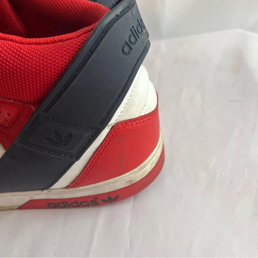 Adidas Hardcore Defenders Men’s Basketball Sneakers, size 9.5